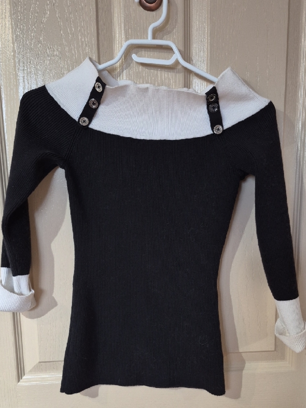 White House Black Market Black & White Off-Shoulder Button Strap Sweater - Picture 4 of 8